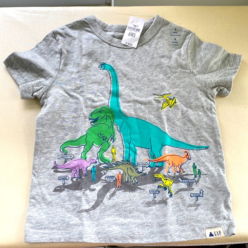 Gap boys 3t dinosaur tshirt